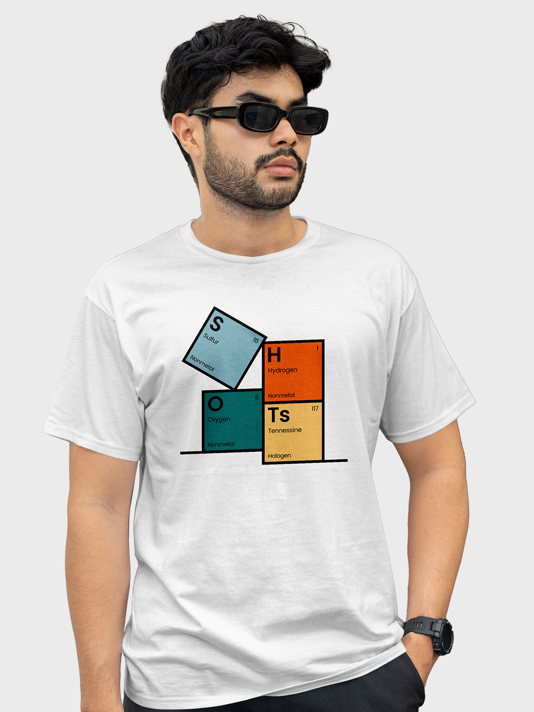 CHEMISTRY DESIGN SHOTS MEN&#39;S DESIGN T-SHIRT